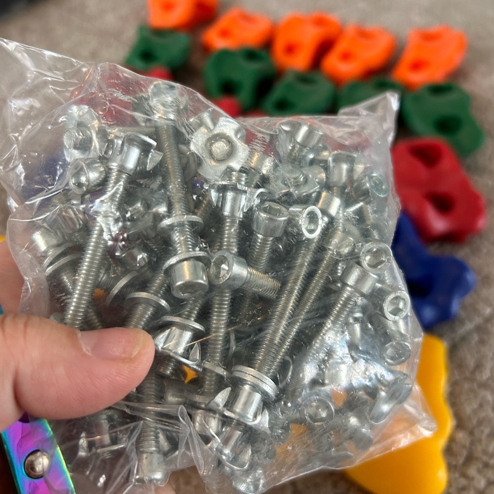 New 25 piece Rock Climbing Wall Grips - Picture 9 of 10